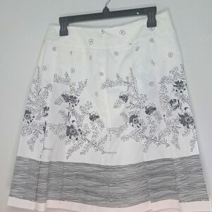 Ann Taylor loft, Short pleated skirt, White, Size 6